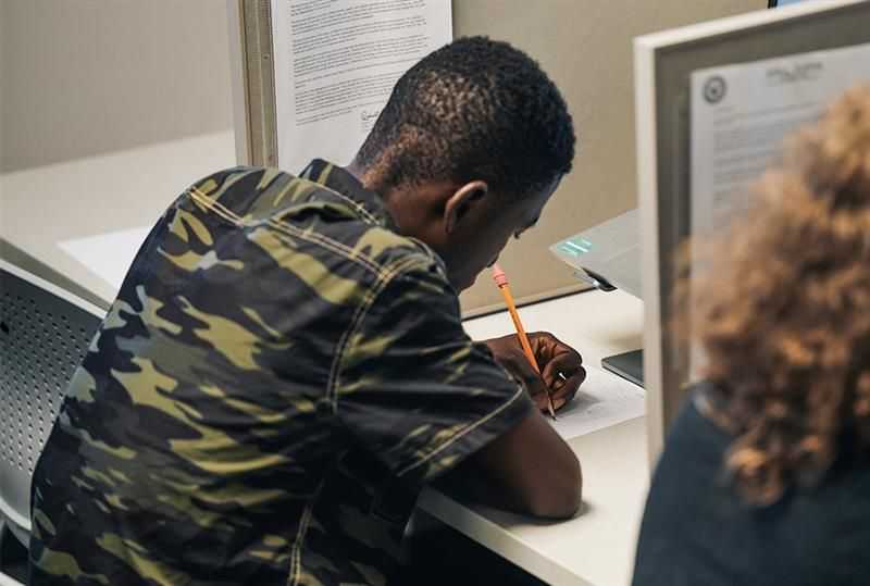 A student takes the ASVAB at a MEPS center
